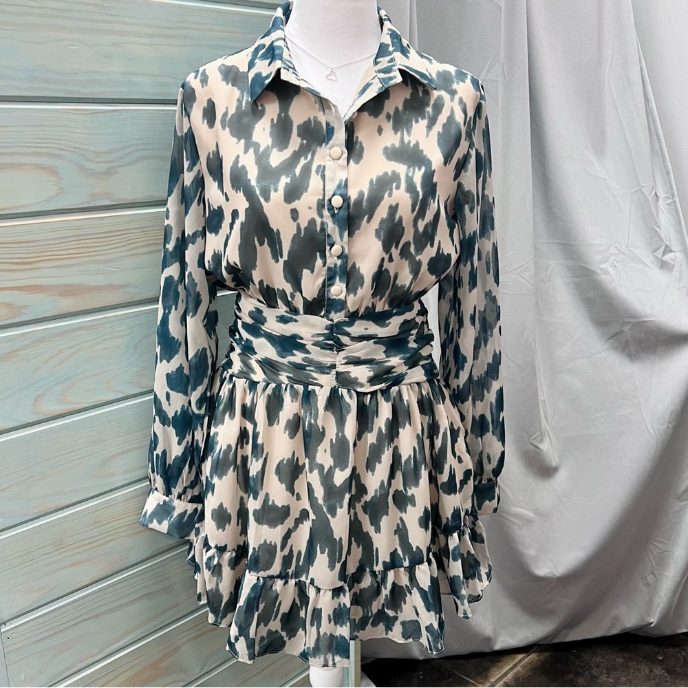 By Together NWT Large Blue and Cream Ruched Dress Long Sleeve and Ruffles